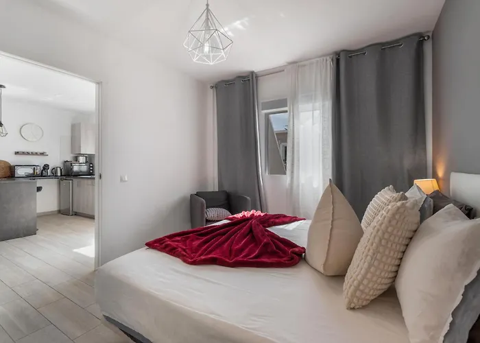 2 Omanai Tenerife Sur * Arona (Tenerife)