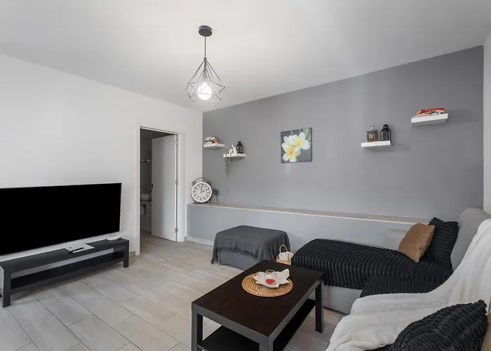 2 Omanai Tenerife Sur Arona (Tenerife)