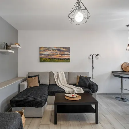 2 Omanai Tenerife Sur Apartamento *